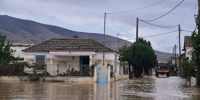 Μαρτυρία από Καρδίτσα: “Εγκλωβισμένοι φωνάζουν ‘βοήθεια πνιγόμαστε'”
