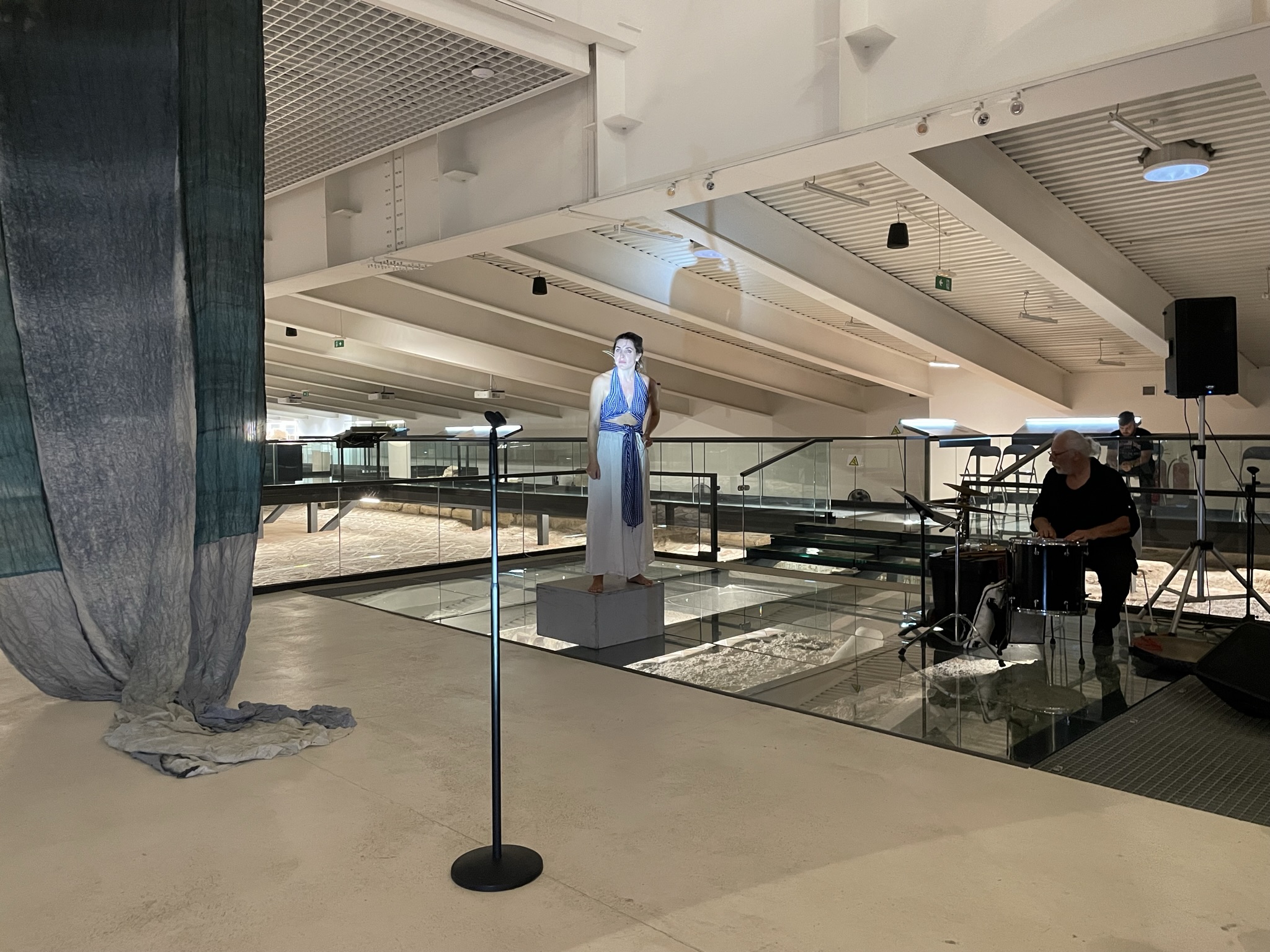 Η Βασιλική Τρουφάκου στην Ελένη αρχαιολογικό χώρο της Βασιλικής Επισκοπής