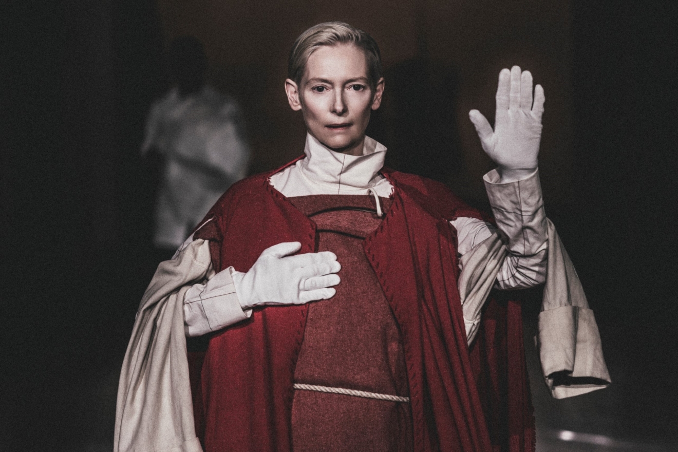 Η Tilda Swinton Ενσαρκώνοντας τον Παζολίνι,