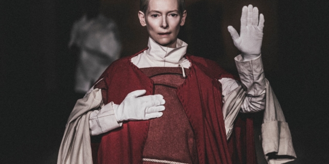 Η Tilda Swinton Ενσαρκώνοντας τον Παζολίνι,