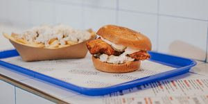 Stack Burgers: Το νέο burger spot της Κυψέλης γεννήθηκε από απαίτηση του κόσμου