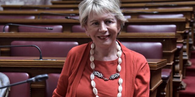 Εκλογές ΣΥΡΙΖΑ: Η Έλενα Ακρίτα στηρίζει Στέφανο Κασσελάκη στον β’ γύρο