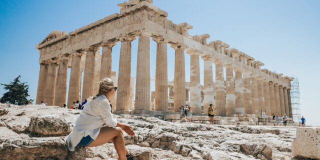 Ρεκόρ τουρισμού σε Αθήνα και Κρήτη και τον Αύγουστο