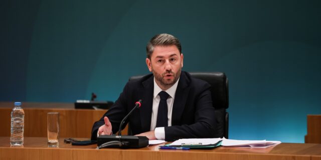 Ανδρουλάκης σε ερώτηση του NEWS 24/7: “Κάθε άνθρωπος έχει δικαίωμα στον πολιτικό γάμο”