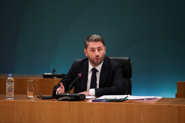 Ανδρουλάκης σε ερώτηση του NEWS 24/7: “Κάθε άνθρωπος έχει δικαίωμα στον πολιτικό γάμο”