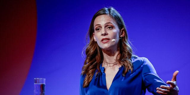 Η Έφη Αχτσιόγλου