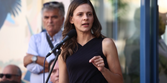 Η Έφη Αχτσιόγλου