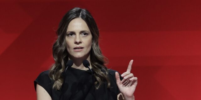 Η κεντρική εκδήλωση της Έφης Αχτσιόγλου – LIVE ΕΙΚΟΝΑ