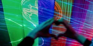 Πατρινό Καρναβάλι: Ο «Βασιλιάς» της μεγάλης παρέλασης θα κρατάει σίγουρα ένα Bacardi & Cola