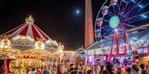 Η απόλυτη βόλτα των Χριστουγέννων — γιατί το ΔΕΗ Christmas Factory είναι ο πιο φωτεινός προορισμός της Αθήνας