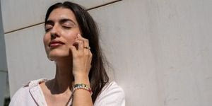 Δύο διαφορετικά moods και η skincare συνήθεια που δεν αλλάζει ποτέ