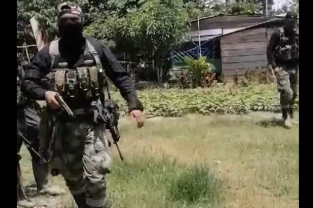 Κολομβία: Οργή για βίντεο με στρατιωτικούς που απειλούν αμάχους