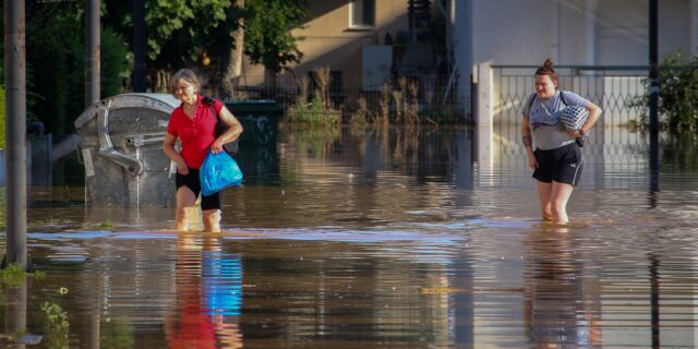 Κακοκαιρία: Ακόμη μία ημέρα αγωνίας στη Θεσσαλία – Χωρίς νερό και ρεύμα πολλές περιοχές