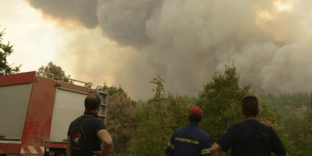 Φωτιές: Βελτιωμένη εικόνα στον Έβρο μετά από 15 ημέρες – Ανησυχία για επικείμενη ένταση των ανέμων