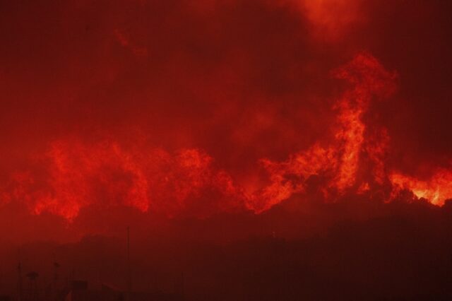 Φωτιές: Καίγεται για 14η ημέρα ο Έβρος – Οι φλόγες απειλούν το Σουφλί