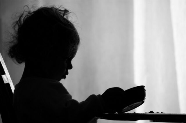 UNICEF: Πάνω από 330 εκατομμύρια παιδιά σε κατάσταση ακραίας φτώχειας