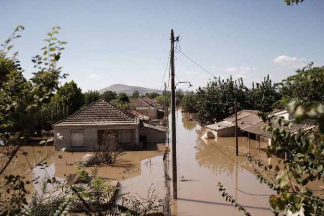 Πλημμύρες: Κραυγή αγωνίας από τους κατοίκους – Χωρίς νερό και ρεύμα χιλιάδες νοικοκυριά