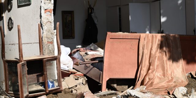 Κάνουν πλιάτσικο στα σπίτια των πληγέντων – Τέσσερις συλλήψεις σε Βόλο και Τρίκαλα