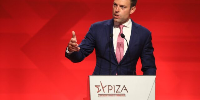Κασσελάκης για δολοφονία Φύσσα: “Η ζωή του έγινε ζωή όλων μας. Η μάνα του έγινε μάνα όλων μας” 