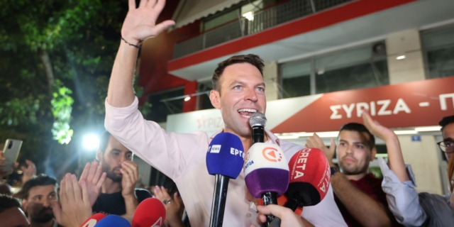 To διακομματικό πάρτι για τον Κασσελάκη