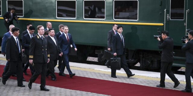 Στη Ρωσία μετά μουσικής ο Κιμ Γιονγκ Ουν – Συνάντηση με Πούτιν εν μέσω προειδοποιήσεων για την ανταλλαγή όπλων