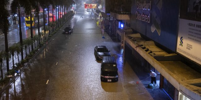 Κίνα: Το Χονγκ Κονγκ πλήττεται από τις χειρότερες βροχές των τελευταίων 140 ετών