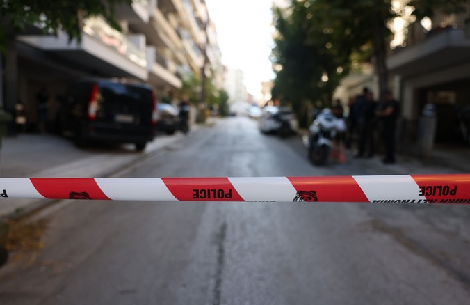 Γυναικοκτονία στη Θεσσαλονίκη: Αστυνομικός σκότωσε την εν διαστάσει σύζυγό του και αυτοκτόνησε