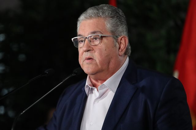 Κουτσούμπας: Αλληλεγγύη σε κάθε γυναίκα που αντιμετωπίζει τη βία – Να ληφθούν μέτρα προστασίας