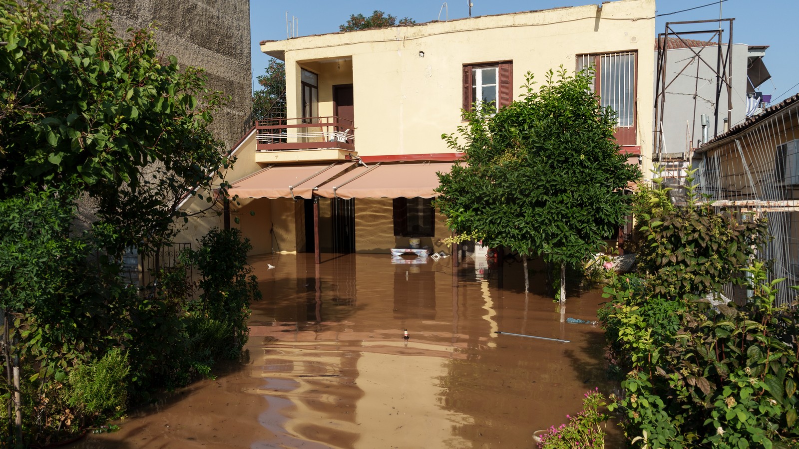 Αρτοποιός για πλημμύρες: Συνεχείς και αδιάλειπτες οι επιχειρήσεις της Πυροσβεστικής