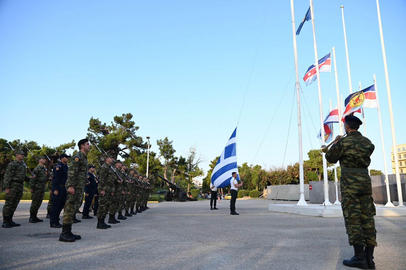 Τελετή απόδοσης τιμών στους θανόντες στρατιωτικούς στη Λιβύη