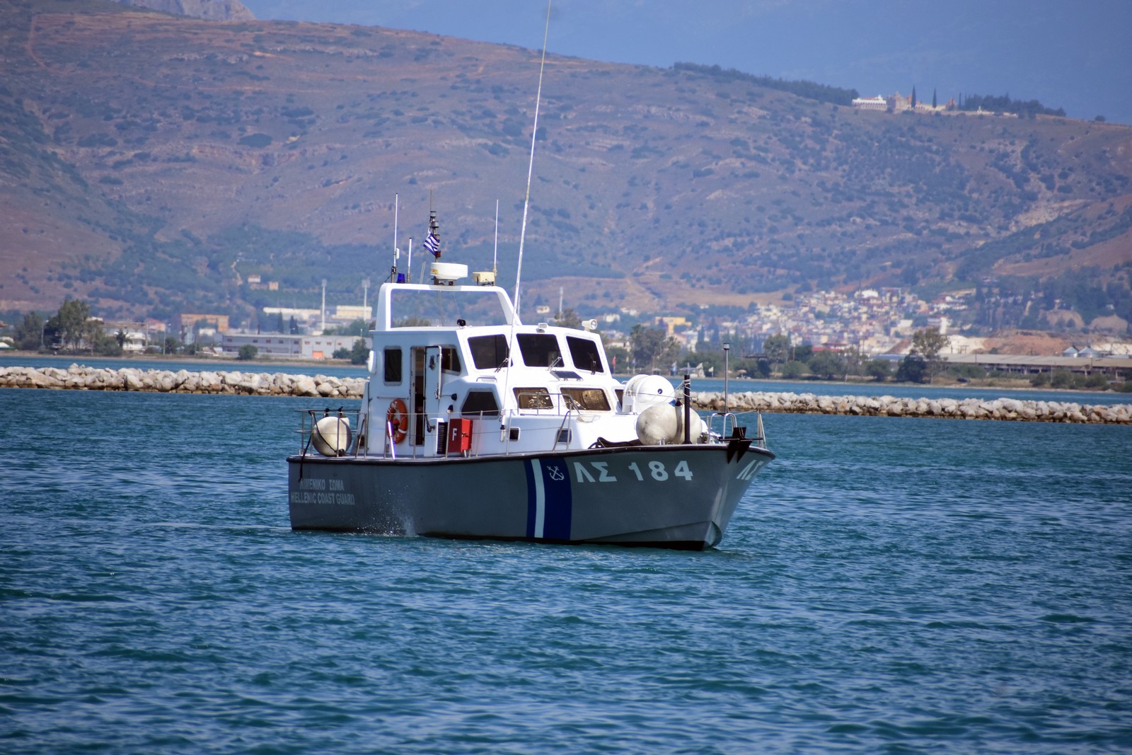 Τουριστικά σκάφη συγκρούστηκαν στους Αντίπαξους – Τρία άτομα στο Κέντρο Υγείας