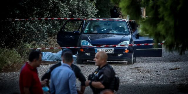 Ενέδρα θανάτου στη Λούτσα: Τι ερευνά η ΕΛ.ΑΣ για το μακελειό με τους έξι νεκρούς