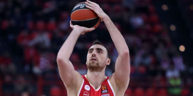 Ολυμπιακός: Εκτός και ο Μιλουτίνοβ με Αρμάνι