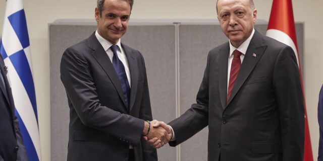 Αλέξανδρος Δρίβας: Ο μύθος της αμερικανικής πίεσης για το δρόμο προς τη Χάγη
