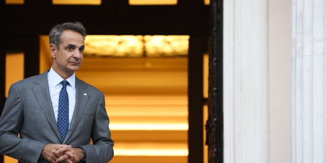 Ο Μητσοτάκης δεν πάει ΔΕΘ, “παίζει” με αποζημιώσεις και ρίχνει το μπαλάκι στην αυτοδιοίκηση