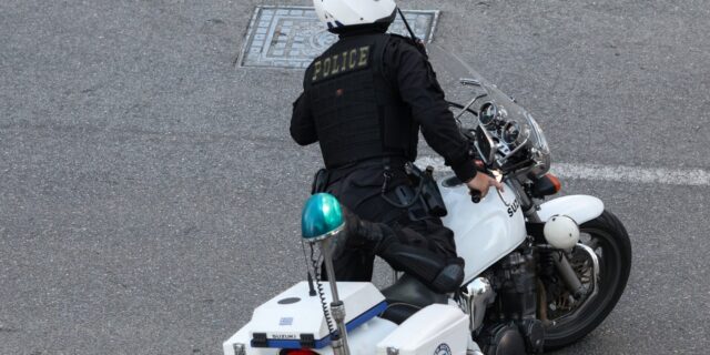 Συνελήφθησαν 3 οδηγοί μηχανής για σούζες στην Αττική – Βίντεο