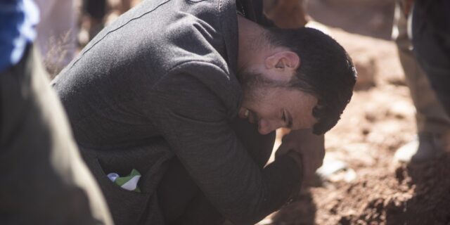 Σεισμός στο Μαρόκο: Πάνω από 2.000 νεκροί – Αγωνιώδεις προσπάθειες για τον εντοπισμό επιζώντων στα ερείπια