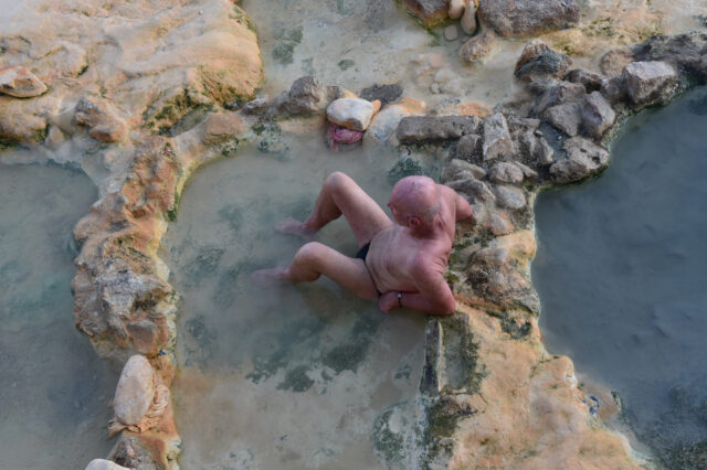 Από τις λουτροπόλεις στην tourist land