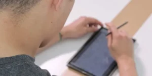 Γιατί η Ελλάδα έγινε η Silicon Valley της μεταμόσχευσης μαλλιών
