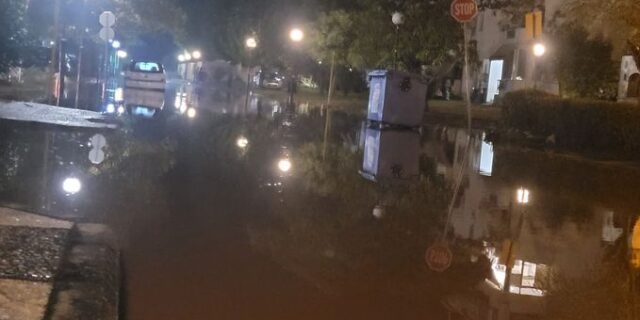 Λάρισα: Νύχτα αγωνίας για τους κατοίκους στη Γιάννουλη – Πλημμύρισαν οι δρόμοι