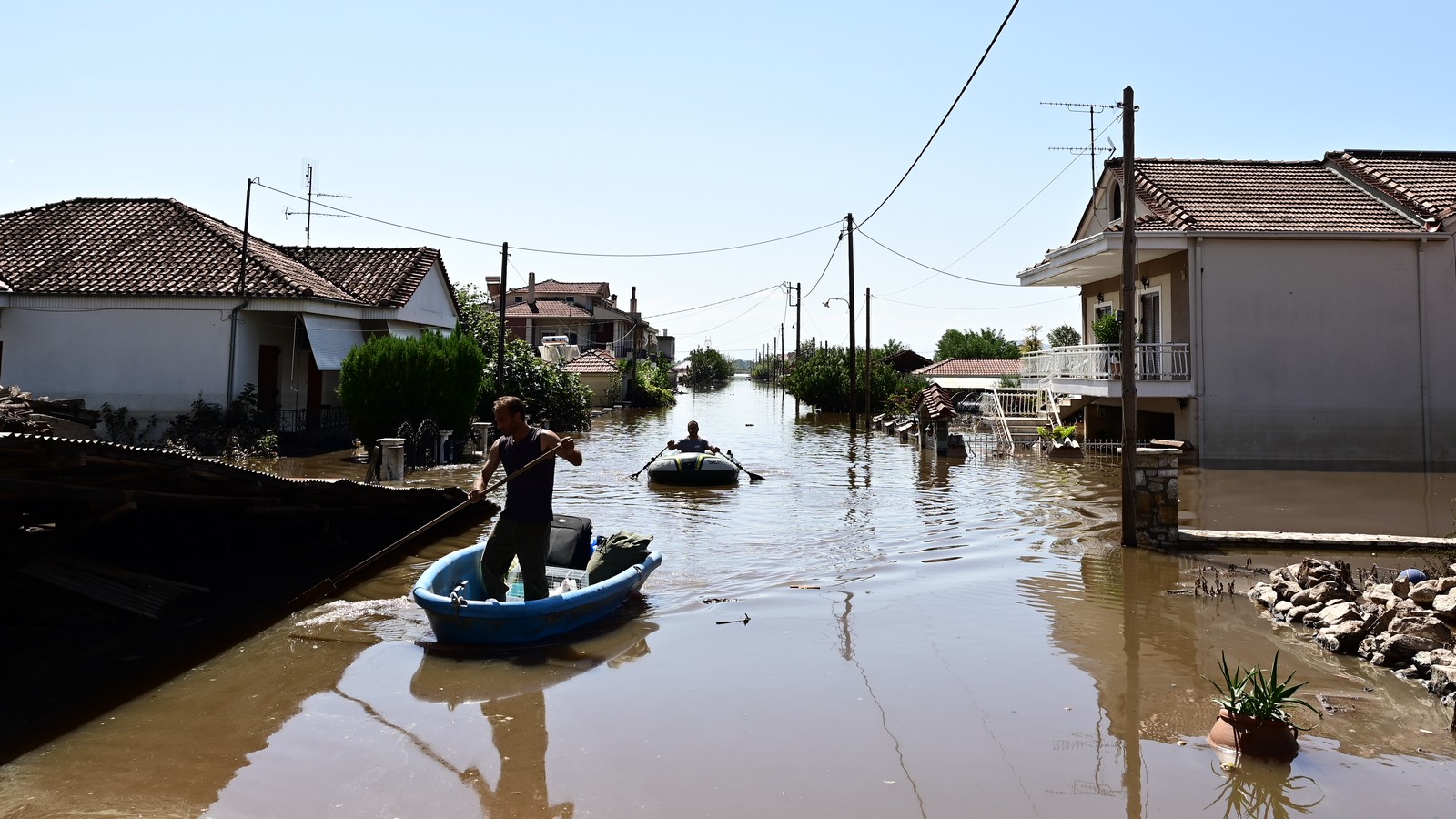 Πλημμύρες: Σε δημοσιονομικές “συμπληγάδες” η χώρα