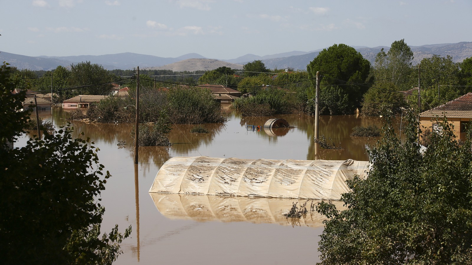 Πλημμύρες στη Θεσσαλία: Στους 17 αυξήθηκαν οι νεκροί – Ένας αγνοούμενος