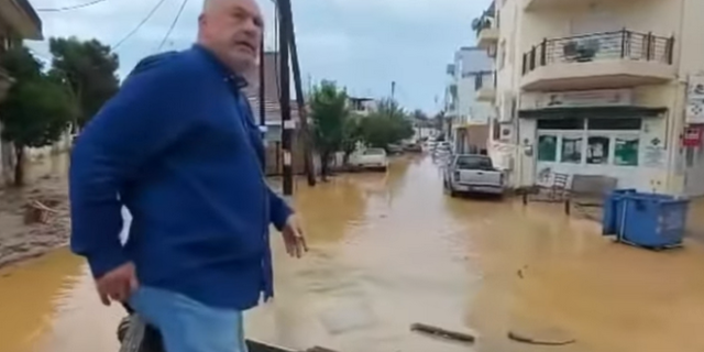 Μπέος πάνω σε μπουλντόζα: “Έχω νερό και φαγητό, ελάτε”