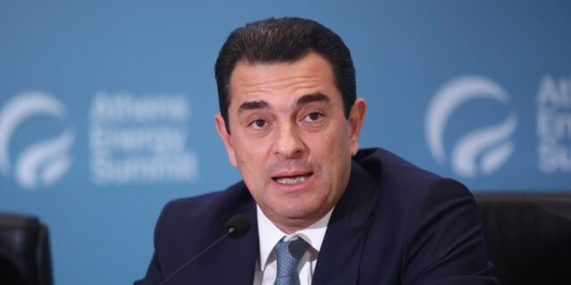 Σκρέκας: Αποδίδουν τα μέτρα της κυβέρνησης για την ακρίβεια