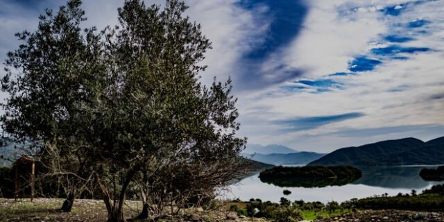 Καιρός: Τοπικές βροχές και καταιγίδες – Κανονικές θερμοκρασίες
