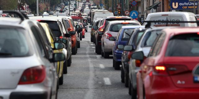 Κίνηση στους δρόμους: Στο “κόκκινο” το κέντρο της Αθήνας – LIVE ΧΑΡΤΗΣ