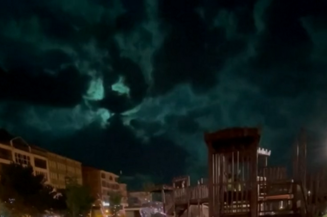 Εντυπωσιακό βίντεο: Ο ουρανός στην Τουρκία έγινε πράσινος από το πέρασμα μετεωρίτη