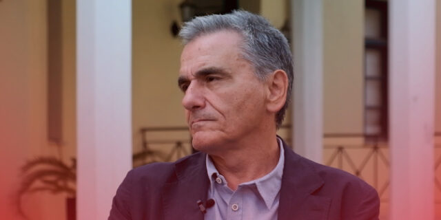 Ευκλείδης Τσακαλώτος: «Πιστεύω στην αριστερή ταυτότητα, οι κεντρώες λύσεις δε δουλεύουν»