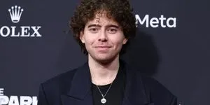 Ποιος είναι ο 26χρονος CEO που πηγαίνει σε επαγγελματικές συναντήσεις χωρίς… μπλούζα