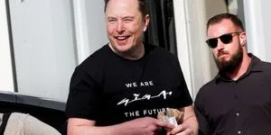 Έλον Μασκ: «Επιτυχία είναι να δουλεύω μία μέρα την εβδομάδα στην Tesla για να μπορώ να παίζω με πυραύλους»